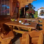 Cottages, Hot Tub And Sauna Included