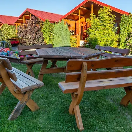 Hébergement de vacances Cottages, Hot Tub And Sauna Included